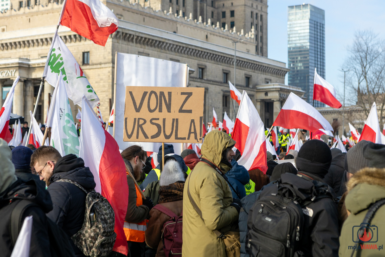 Rolnicy na ulicach miasta – trwa protest