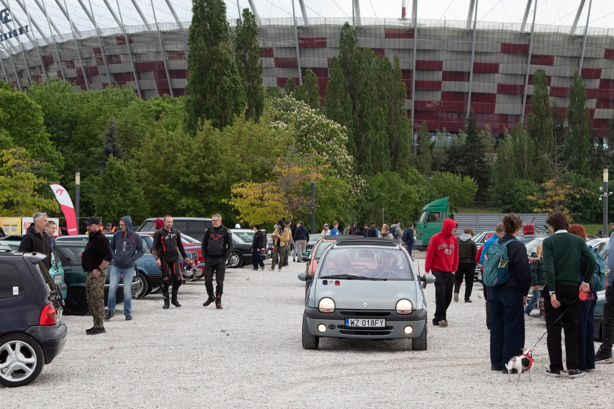 Sezon Cyklicznych Spotkań Klasycznej Motoryzacji Fundacji Youngtimer Warsaw rozpoczęty